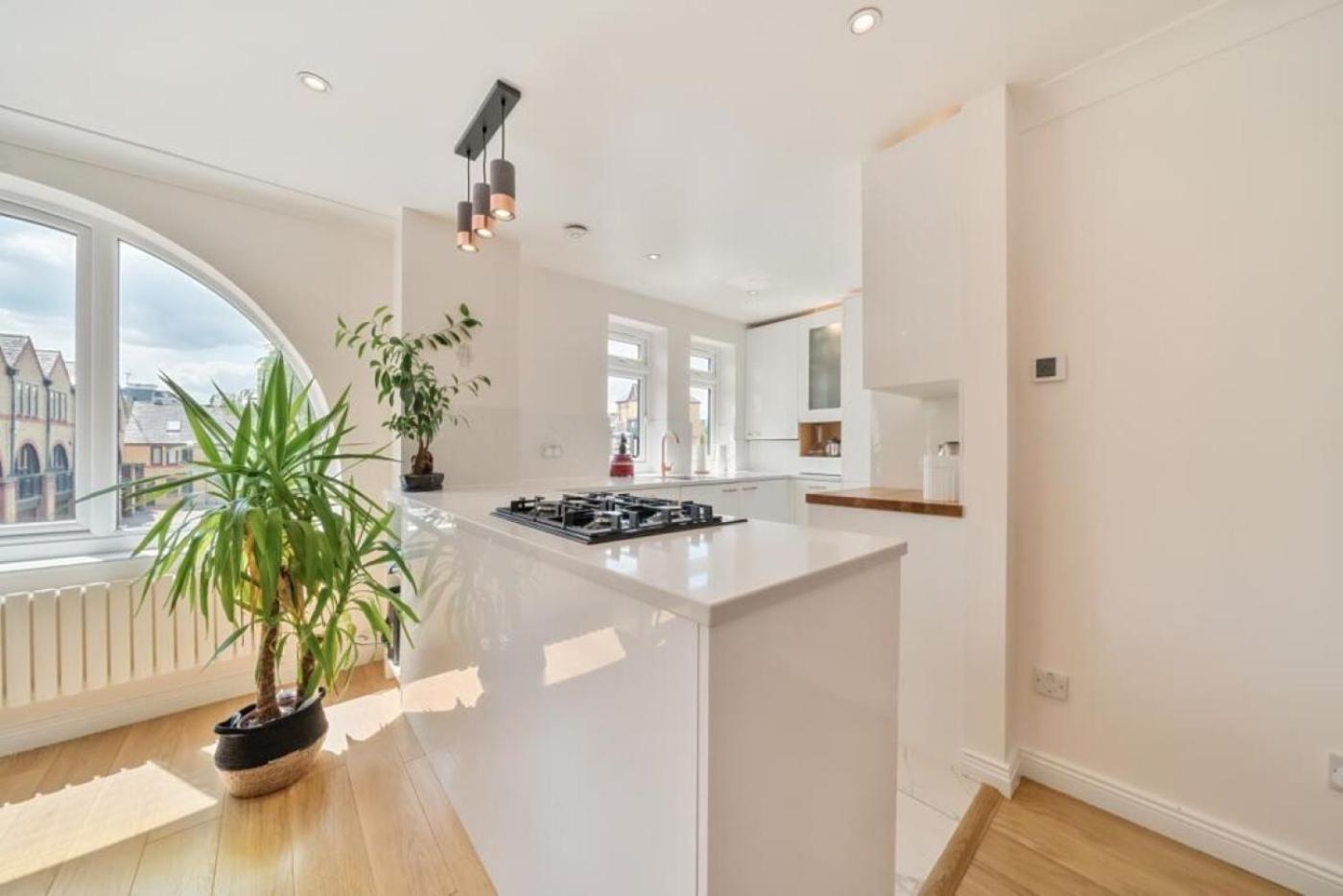 Holiday home Elegant Modern Cozy 3Bd Apt 1Gb Wifi - Luxurylondonstays *